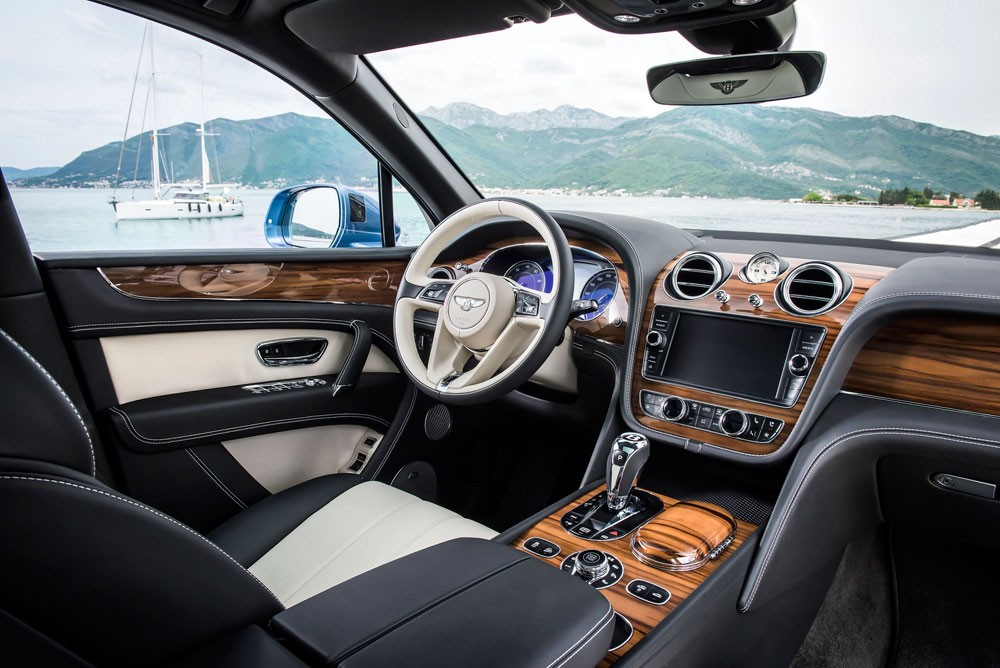 Bentley تقدّم كسوة خشبية جديدة
