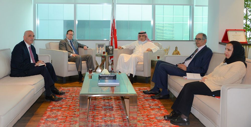 وزير الصناعة يستعرض مع سفير الأمريكي العلاقات الاقتصادية بين البلدين