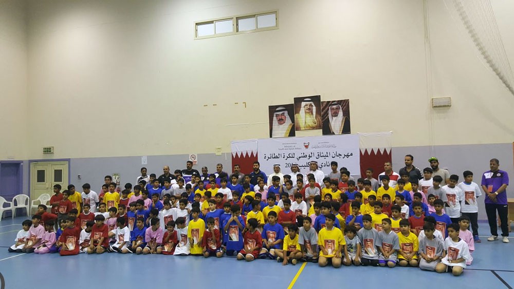 الشباب والرياضة تنظم مهرجان كرة اليد والطائرة