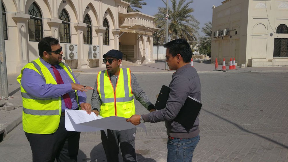 البلدي الدوسري: حل مشكلة تجمع مياه الأمطار قرب جامع الجسرة
