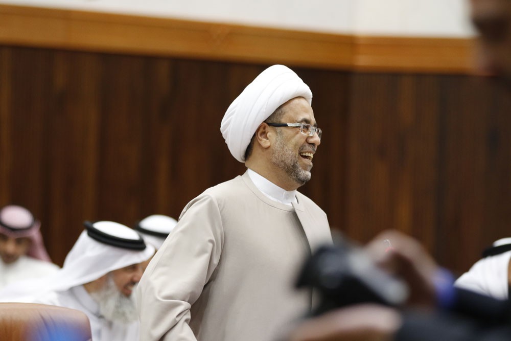 الماجد: مدير بـ "أسري" يطلب من مهندسين تنظيف الشركة
