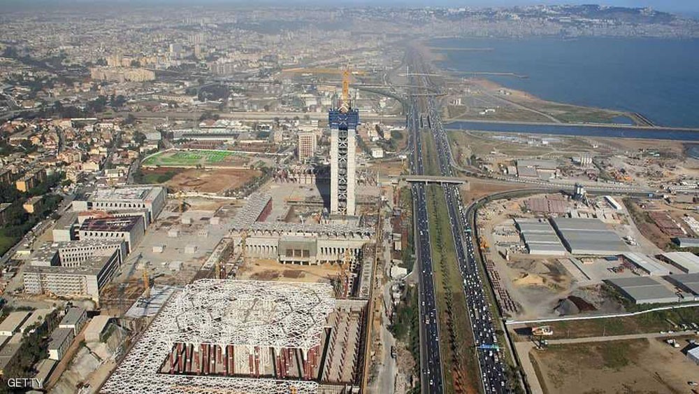 إضراب شامل في المدارس الجزائرية بسبب الأجور