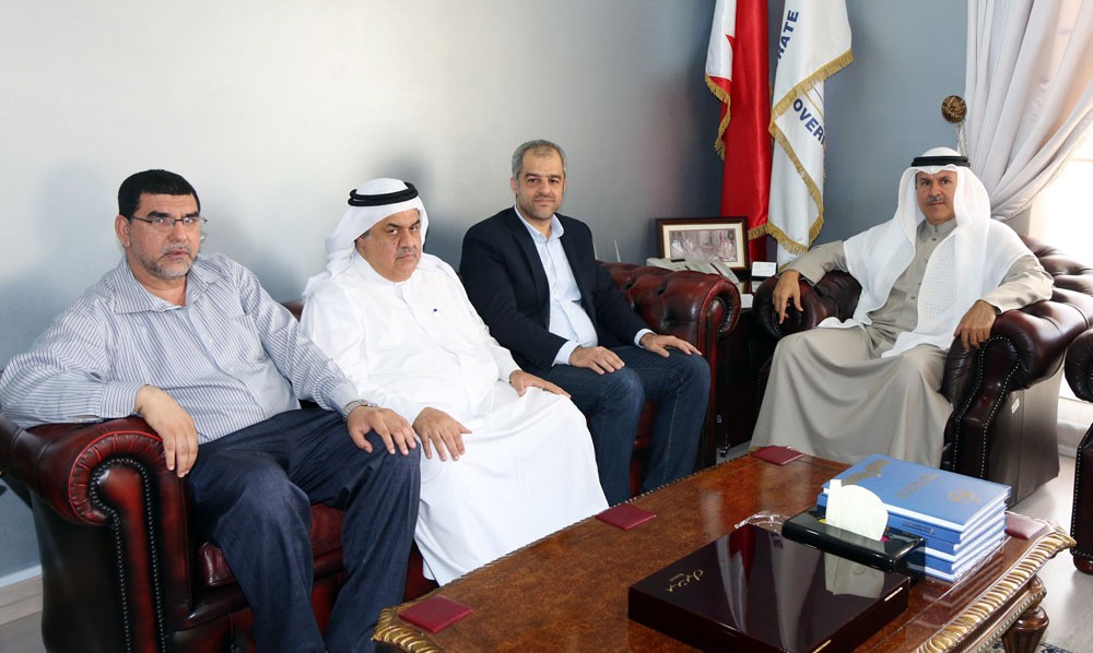 محافظ العاصمة يستقبل أهالي النبيه صالح ويناقش احتياجات المنطقة