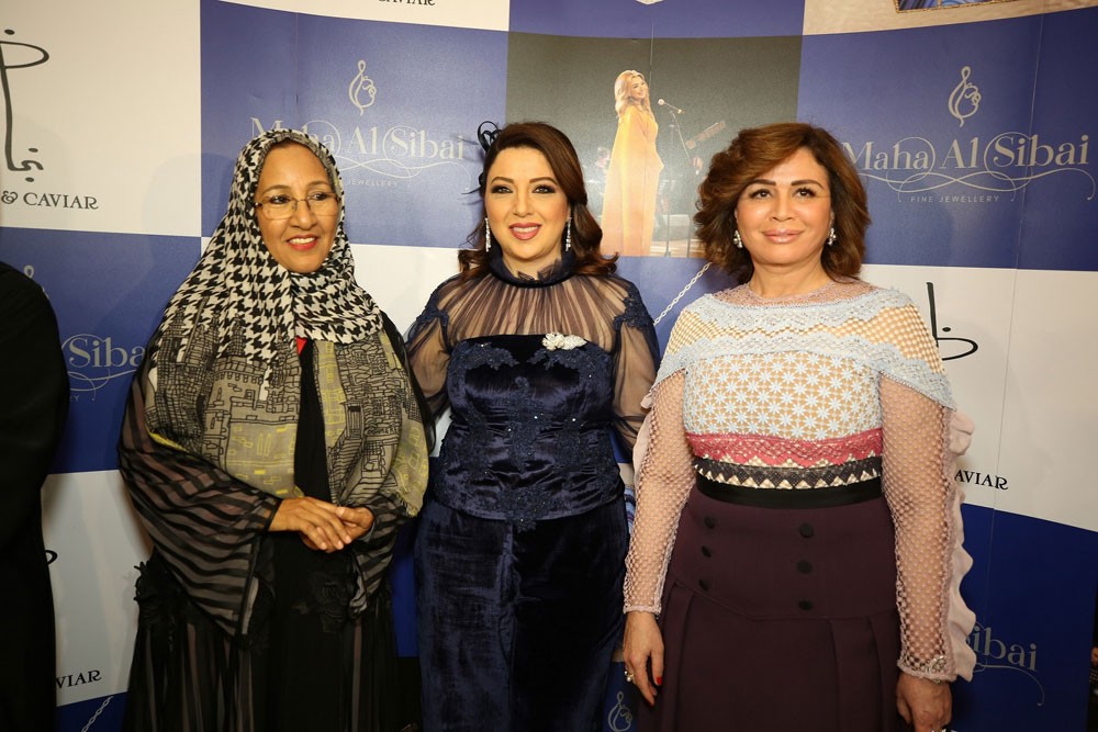 الهام شاهين ضيفة أمسية اناث من ضوء في دبي