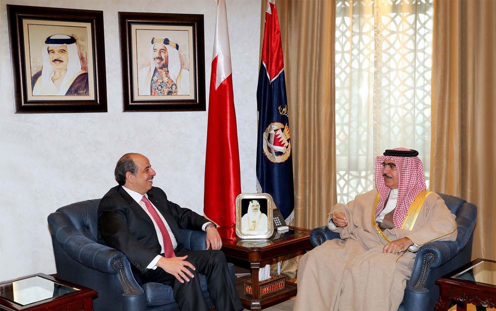 وزير الداخلية يبحث مع سفير الأردن عدداً من الموضوعات‎