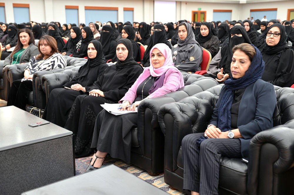 معهد البحرين للتدريب ينفذ برنامج تأهيل الفنيين بالمدارس الحكومية