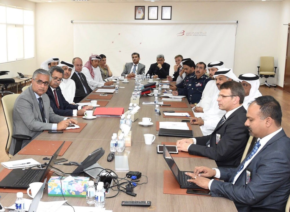 وزير "المواصلات" يعقد الاجتماع الثالث للّجنة الوطنية للإعداد لتشغيل مبنى المسافرين الجديد