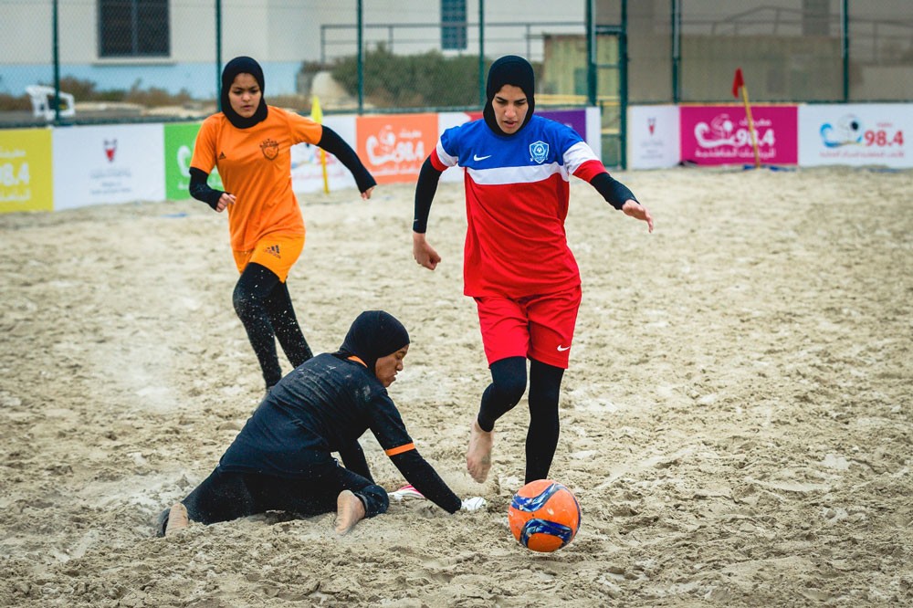 الجودر يرعى ختام بطولة 98.4 للألعاب الشاطئية