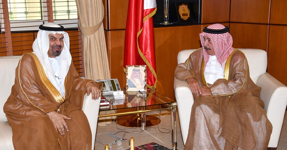 وزير الديوان الملكي يستقبل سفير دولة الامارات العربية المتحدة