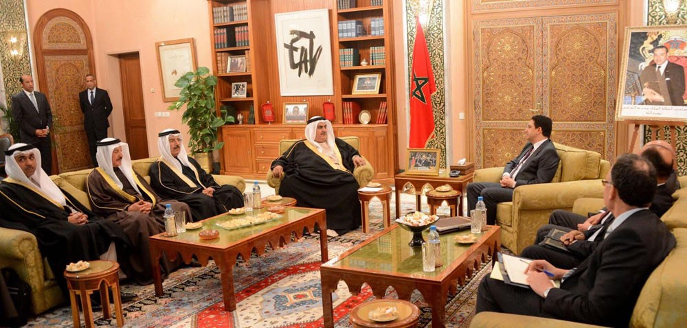 وزير الخارجية يستعرض تعزيز العلاقات مع وزير خارجية المغرب