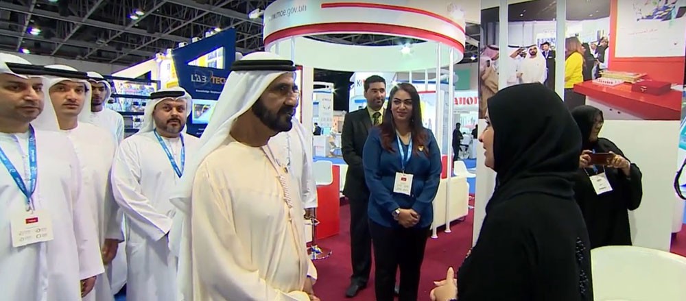 سمو الشيخ محمد بن راشد آل مكتوم يزور جناح وزارة التربية والتعليم