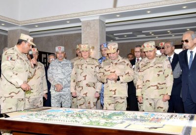السيسي: الإساءة للجيش والشرطة خيانة عظمي وليست حرية رأي