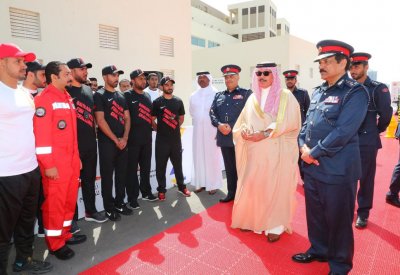 وزير الداخلية يشيد بأداء وتضحيات رجال الدفاع المدني وتعاملهم المهني والالتزام بسرعة الاستجابة