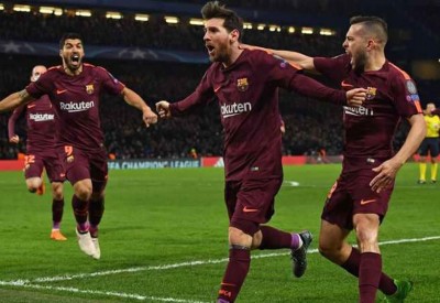 برشلونة يتصدر بفارق خمس نقاط بعد ركلة ميسي المذهلة