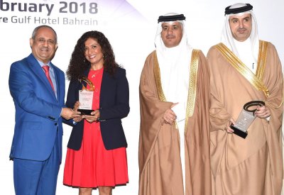 عبدالرحيم تتلقى جائزة "المرأة في المجال التقني" خلال مؤتمر ميت آي سي تي