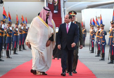 ولي العهد السعودي يصل القاهرة في زيارة رسمية