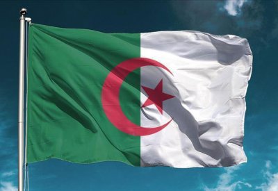 الجزائر تطبع ما يساوي نحو 20 مليار دولار لتغطية العجز