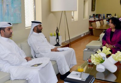الشيخة ميّ تستقبل الرئيس التنفيذي لهيئة التخطيط والتطوير العمراني