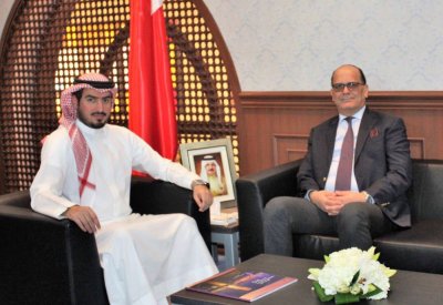 الرئيس التنفيذي لهيئة البحرين والسياحة يستقبل السفير التونسي	