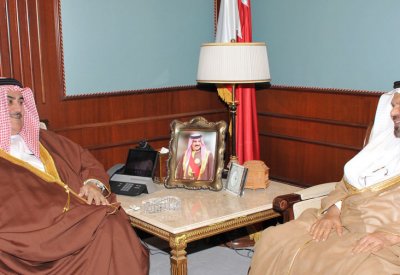 وزير الخارجية يستقبل سفير الإمارات العربية المتحدة لدى البحرين