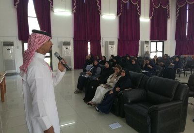 التربية تنظم محاضرة "مسارات المرحلة الثانوية" لطلبة المسائي