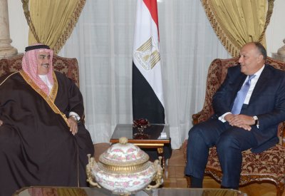 وزير الخارجية يجتمع مع وزير خارجية جمهورية مصر العربية