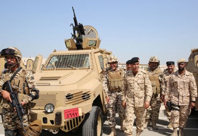 رئيس هيئة الأركان يتفقد إحدى وحدات قوة دفاع البحرين