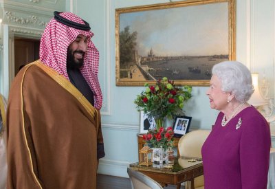 الملكة إليزابيث تستقبل ولي العهد السعودي