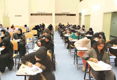 درجات طلبة "الآداب" على مقصلة "الجرس المقلوب"