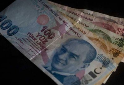 موديز تخفض تصنيفات تركيا مجددا.. والليرة تهبط