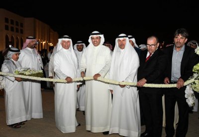 وزير الإعلام: البحرين رائدة بقيمها الإنسانية والحضارية وإنجازاتها التنموية