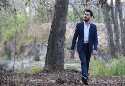احمد العقاد والعنف ضد المرأة في كليبه الجديد "الشوق بيقتل"