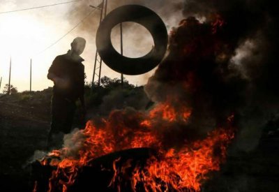 مستوطنون يقتحمون قرية بالضفة.. ومقتل فلسطيني بالرصاص