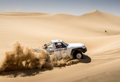نيسان تقدم مستويات عالية من الأداء في منافسات سباق «باها دبي الدولي»