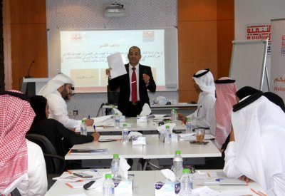 "التنمية السياسية" يعزز مهاراتهم في مجال "تفسير النصوص القانونية"