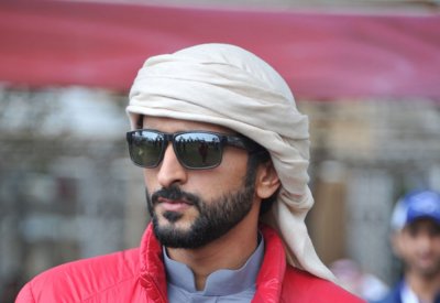 ناصر بن حمد يتابع سباق اليمامة للقدرة ضمن مهرجان ولي عهد دبي