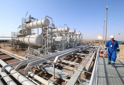 العراق يدعو المستثمرين للمشاركة بمشروع نفطي في الأنبار
