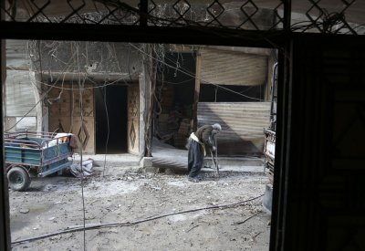 أكثر من 3000 مدني يفرّون من حمورية بالغوطة