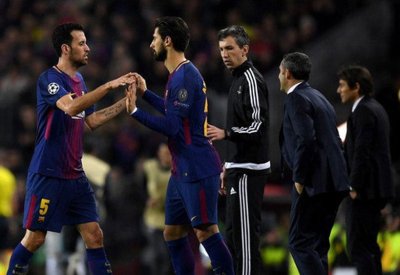برشلونة يعلن غياب بوسكيتس 3 أسابيع بسبب الإصابة