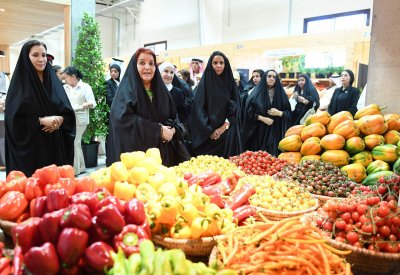 بالصور.. الأميرة سبيكة تفتتح سوق المزارعين الدائم بهورة عالي