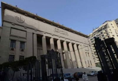 رشوة المليون الدولار تحيل مسؤول مصري إلى الجنايات