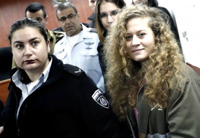 عهد التميمي.. صفقة قضائية مع الطفلة "أيقونة فلسطين"