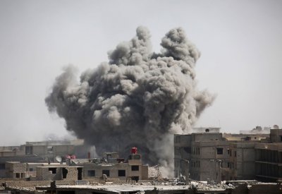 الغوطة تحت النار.. 19 قتيلاً في غارات جديدة