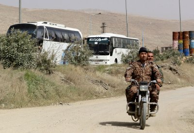 الغوطة الشرقية.. أول دفعة من أحرار الشام تغادر حرستا