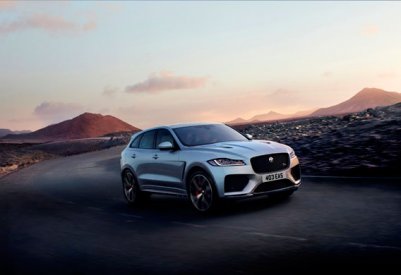 جاكوار F-PACE SVR تجمع بين الأداء الخارق للسيارت الرياضية والتصميم العملي