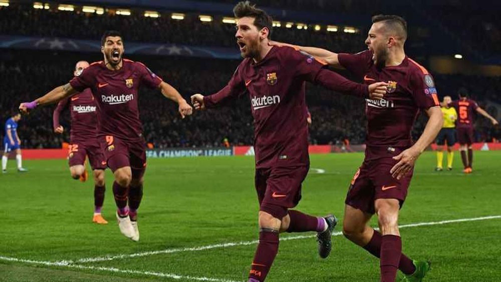 برشلونة يتصدر بفارق خمس نقاط بعد ركلة ميسي المذهلة