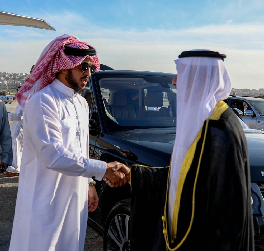 خالد بن حمد يغادر المملكة الأردنية الهاشمية