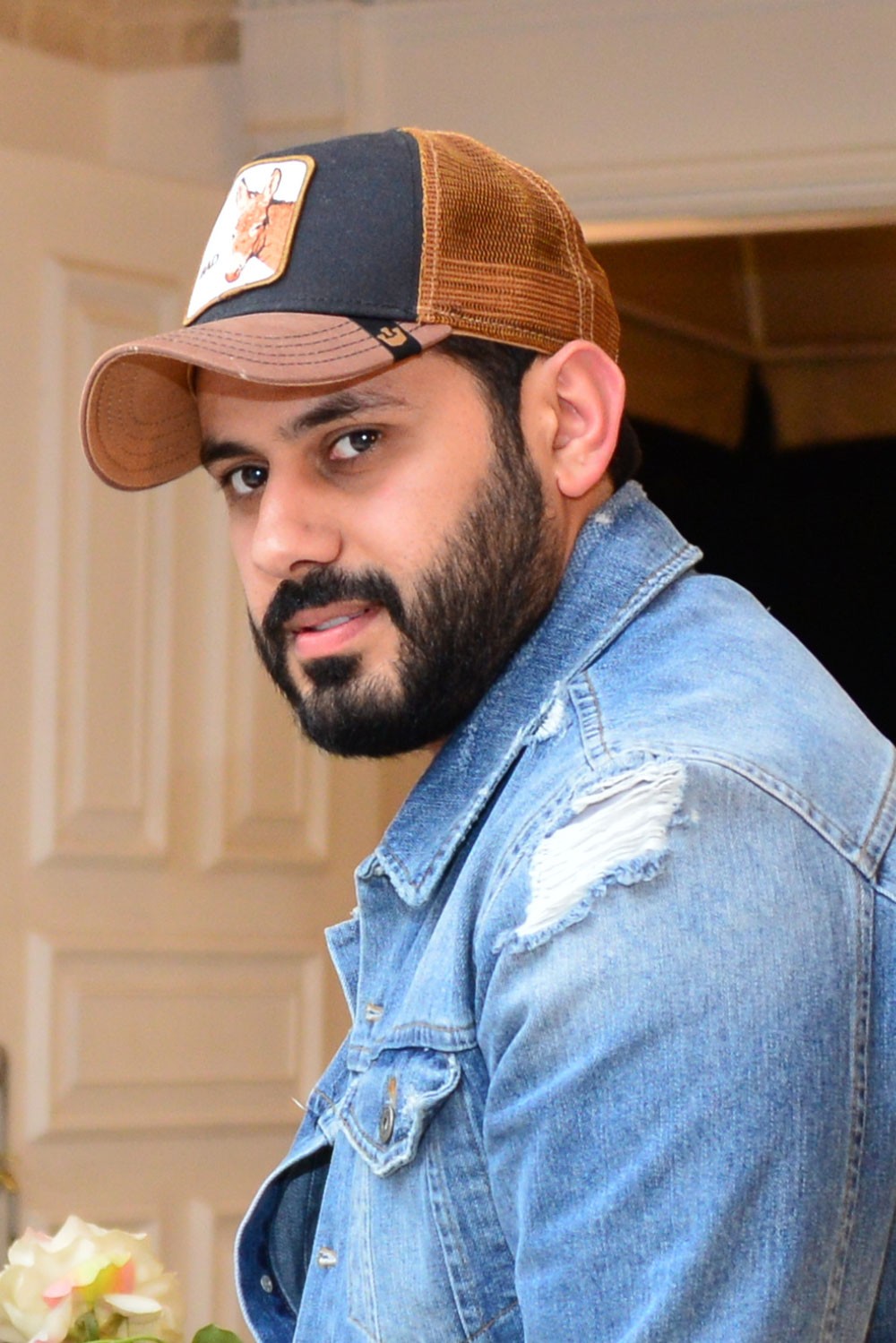 بوشهري لـ"البلاد": أول مرة أصور في البحرين ومستمتع بـ" الخطايا العشر"
