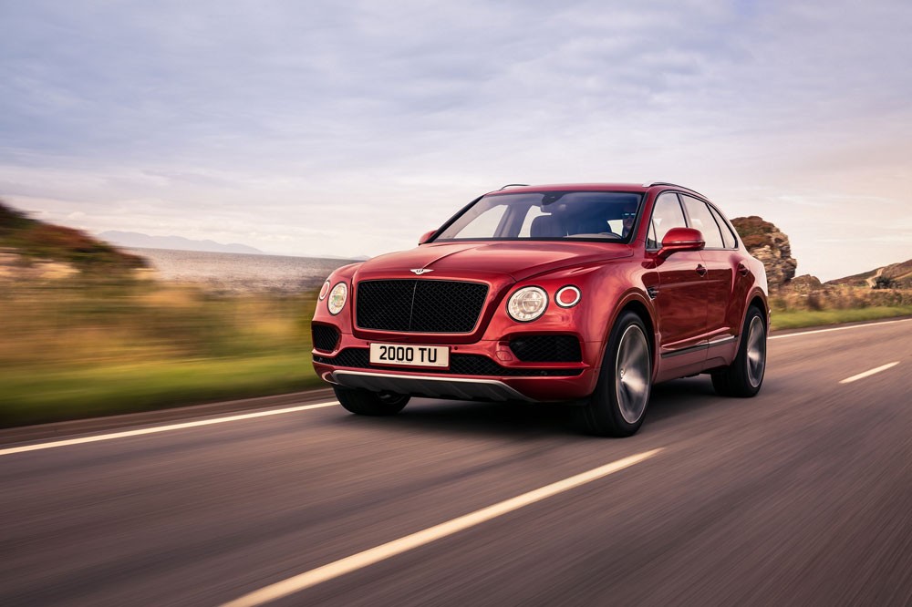 Bentley تتألّق في "معرض جنيف للسيارات"
