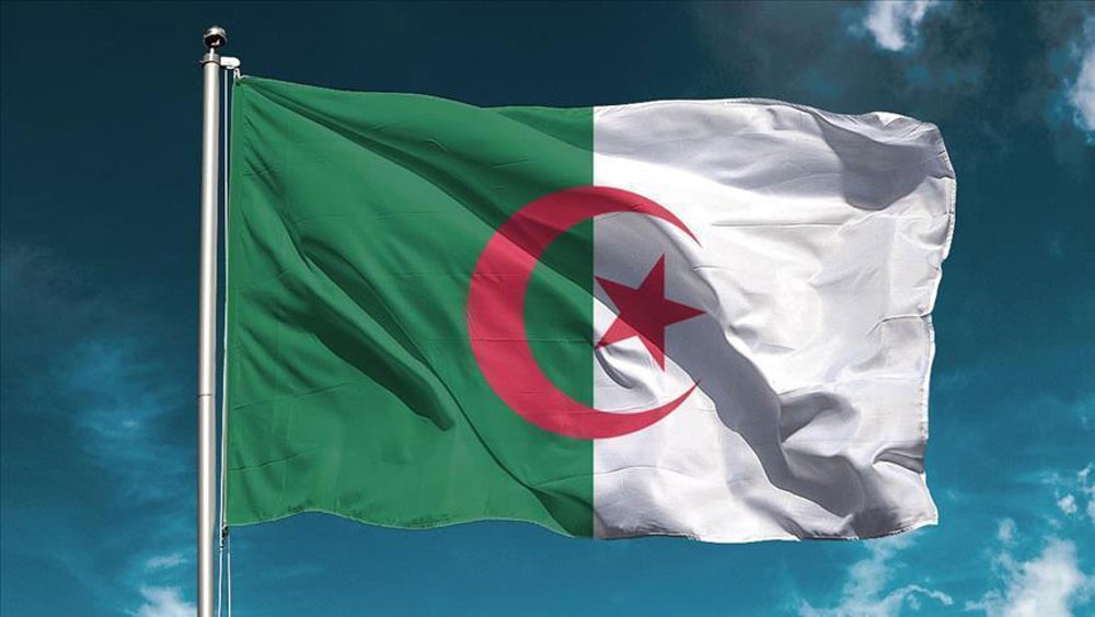 الجزائر تطبع ما يساوي نحو 20 مليار دولار لتغطية العجز